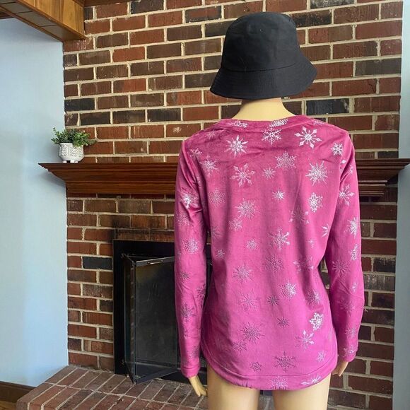 Emily Daniels Woman Snowflake Long Sleeved T Shirt Purple Small Sweatshirt new - Picture 2 of 16